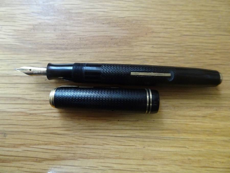 The Conway Stewart Fountain Pen With 14ct Gold Nip - In Original Box - See Description