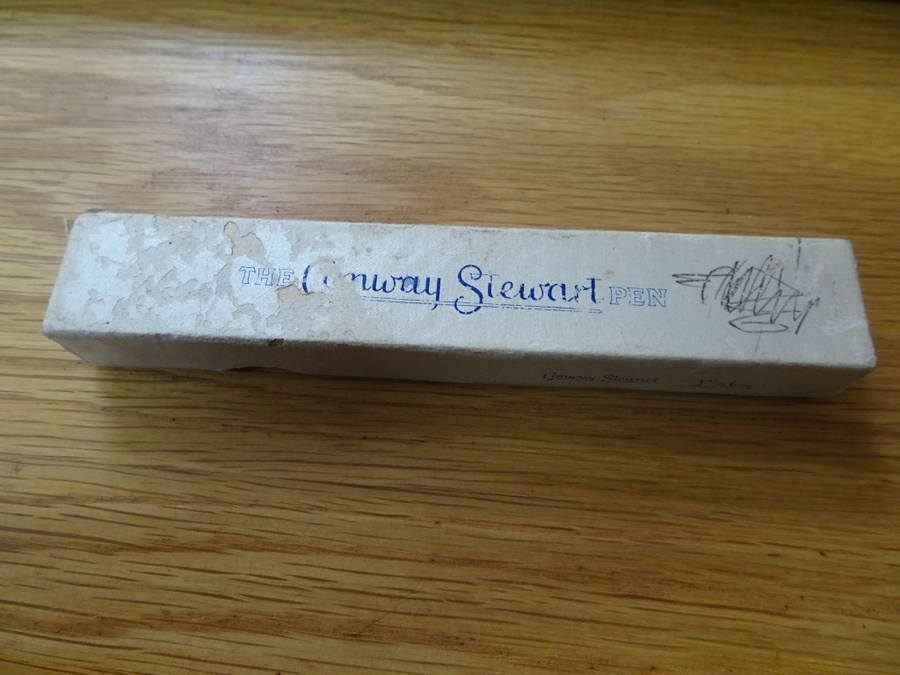 The Conway Stewart Fountain Pen With 14ct Gold Nip - In Original Box - See Description