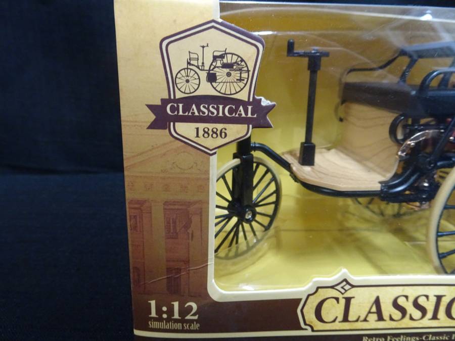 1886 Three-Wheel Automobile Simulation Car Model, Classic Car Alloy Model Ornament 1:12 Scale