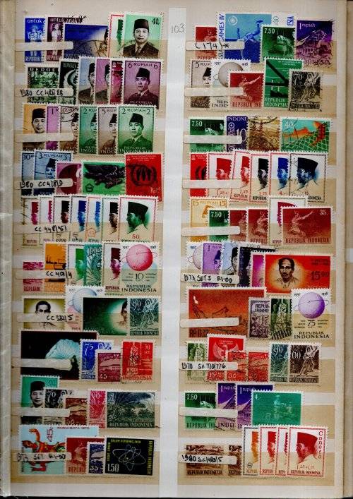 OLD LIGHTHOUSE ALBUM 2ND HAND WITH MIXED WORLD ODDS. AS PER SCANS. NB: PLEASE READ BELOW!!!