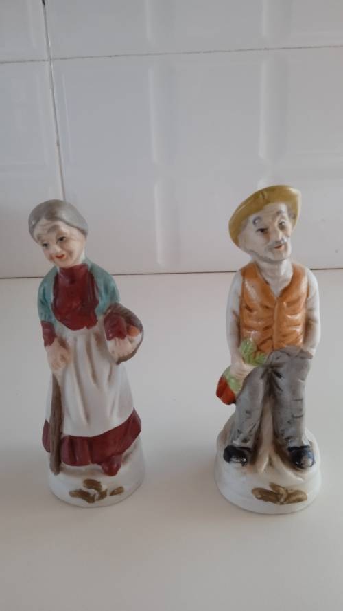 >>> Very Unique Collectable Figurines of an Old Man and Old Woman <<<