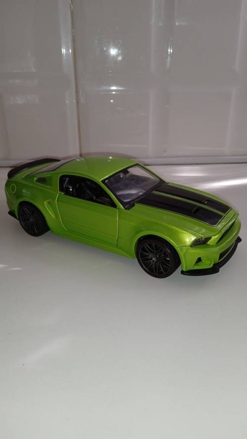 *** Must Have Ford Mustang GT 1/24 Scale For Your Collection ***