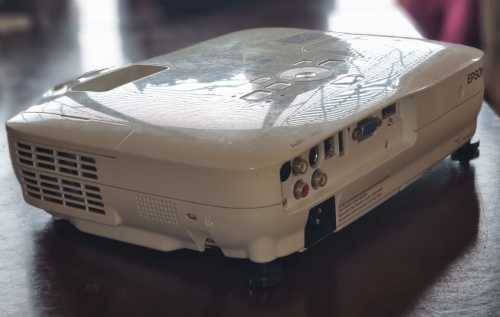 Epson Projector - *Lamp needs replacing*