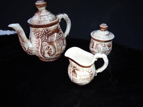 LOVELY VINTAGE MADE IN JAPAN TEA/COFFEE SET(5 PIECES)