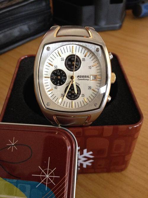 Fossil Speedway! Like new in box. No Reserve!