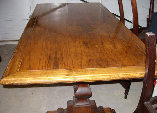 Good looking old dining room table. Approx 30 + years old.
