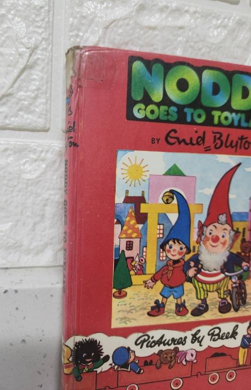 Noddy Goes To Toyland by Enid Blyton
