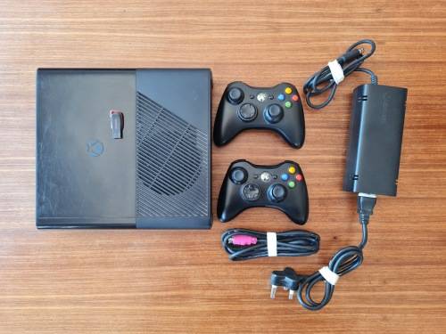 Xbox 360 Console Bundle