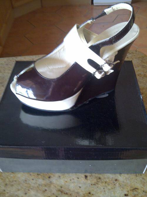 WEDGE SANDLES SIZE 5 (39)