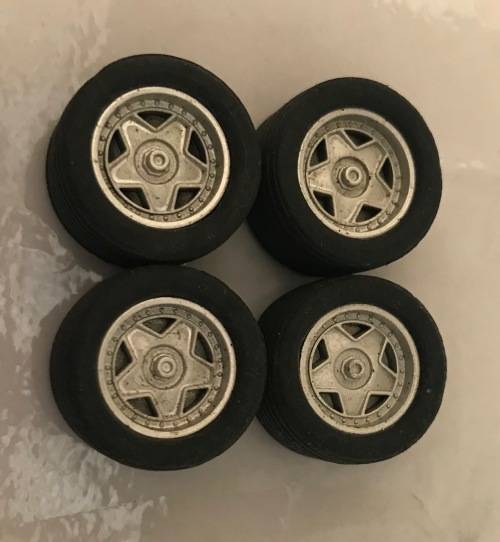 Scalextric Wheels with new tyres - lot 2