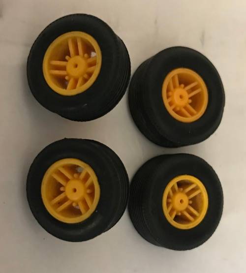 ScalextricDart / Arrow series 1 wheels and tyres (Lot 2 ) - WYSIWYG