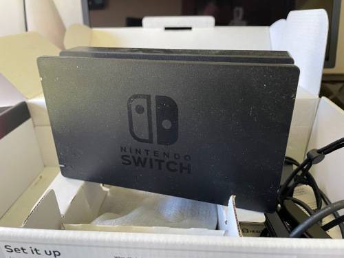 Nintendo Switch (Excellent Condition)