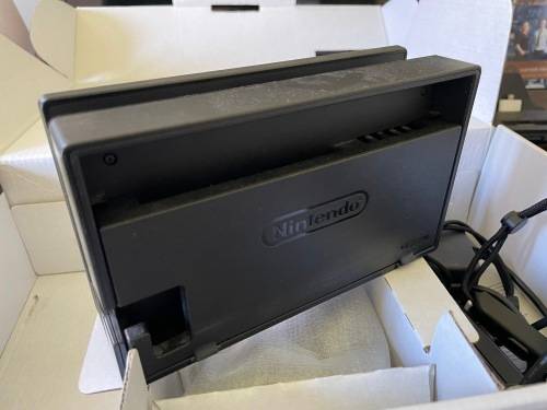 Nintendo Switch (Excellent Condition)