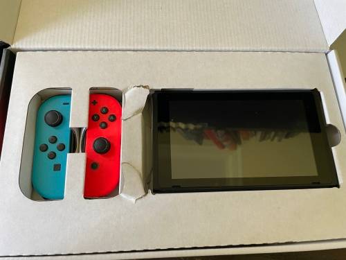 Nintendo Switch (Excellent Condition)