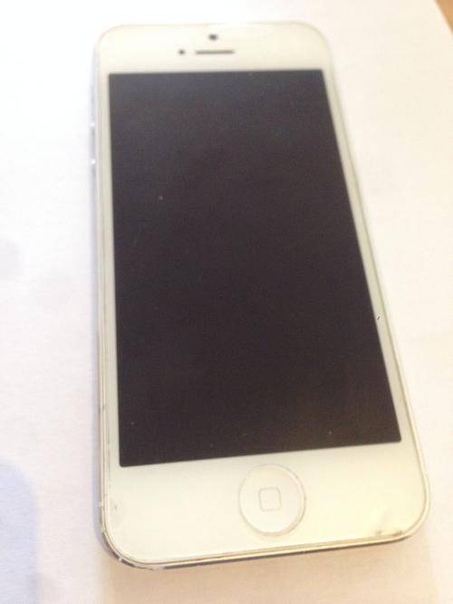 Apple iPhone 5 16GB - White - Free delivery! Needs Repair