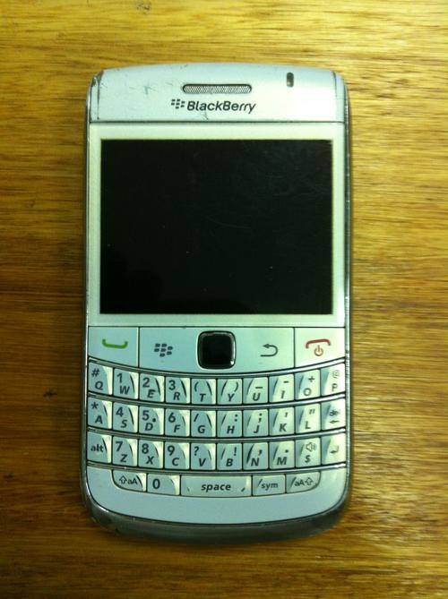 Blackberry Bold 9780 White - Free Courier delivery!