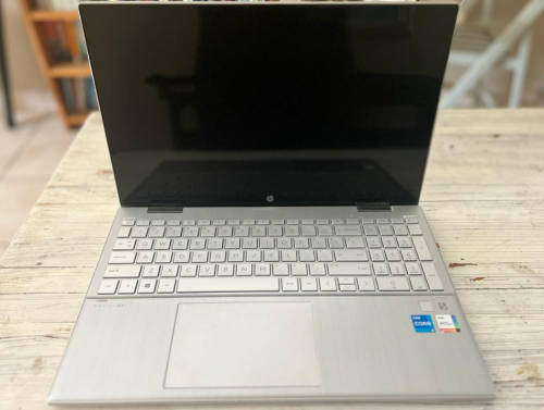 HP Pavilion 15 x360 i5 8GB RAM 512GB