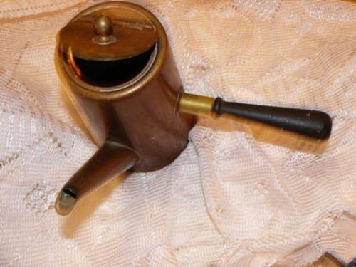 ****VINTAGE COLLECTABLE OLD NEPOO COPPERWARE COFFEE POT WITH WOODEN HANDLE & HINGED LID***