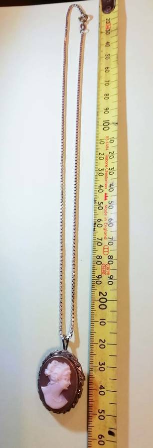 VINTAGE CAMEO PENDANT, SET IN 800 SILVER FRAME, AND SILVER CHAIN.