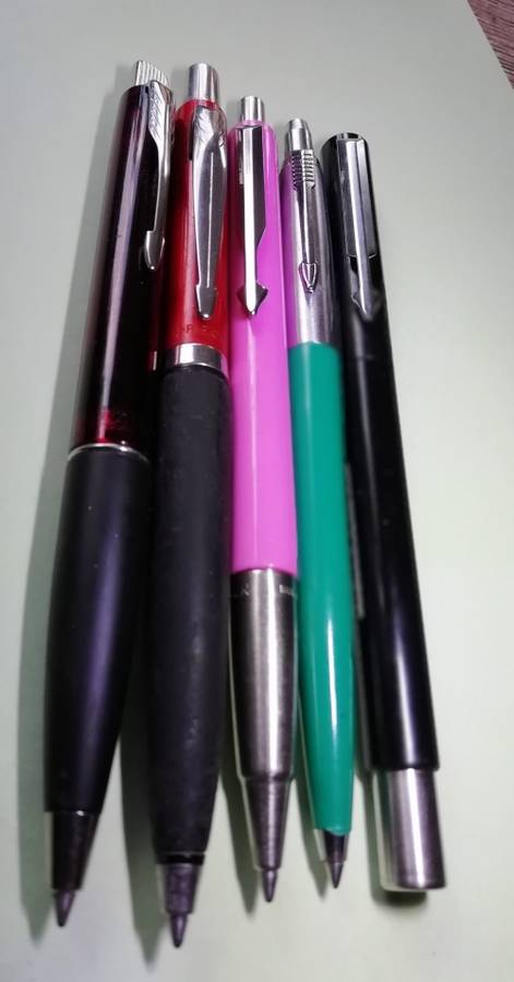 VINTAGE PARKER PEN COLLECTION.
