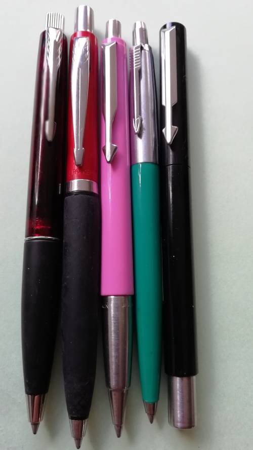 VINTAGE PARKER PEN COLLECTION.