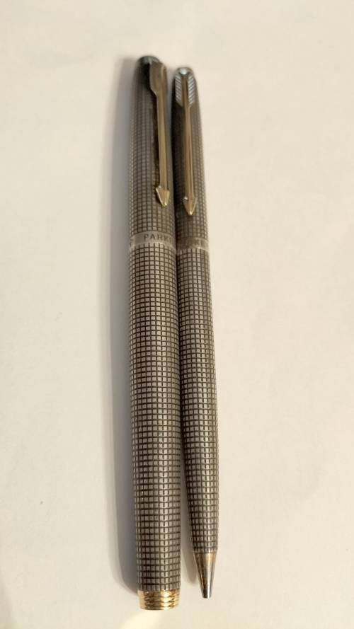 STERLING SILVER PARKER `65`FOUNTAIN PEN AND PENCIL SET.