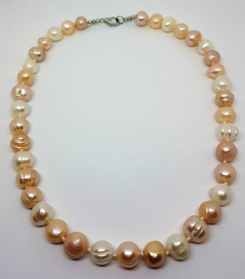 Medium Pearl Necklace