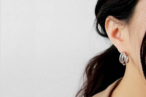 Triple loop hoop earrings