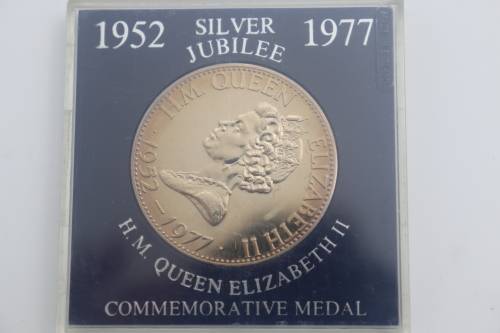 Medallion - Elizabeth II Silver Jubilee 1952-1977 Nick