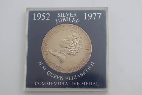 Medallion - Elizabeth II Silver Jubilee 1952-1977 Nick