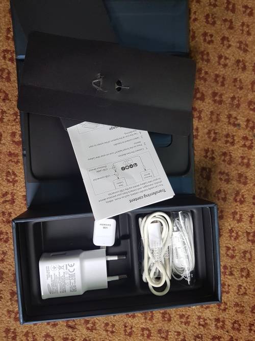 SAMSUNG S7 EDGE IN GREAT CONDITION BOX AND ACCESSORIES