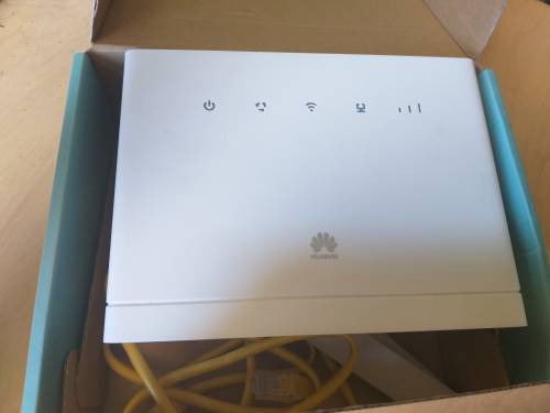 Huawei B315 Wireless LTE Router in box