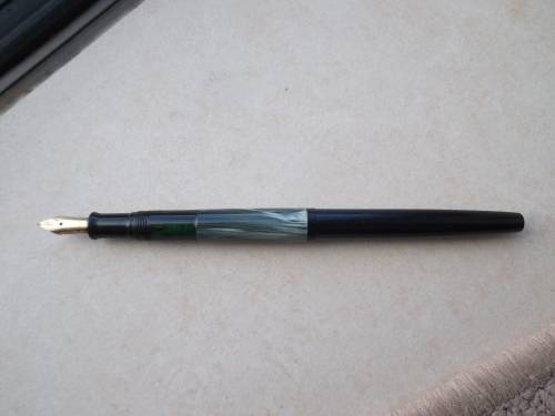 Pelekan 585 7ins Personal Desk Pen no base. REDUCED