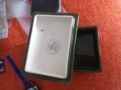 Moorcroft trinket/box with lid. REDUCED