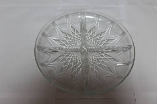 Glass platter with 4 sections