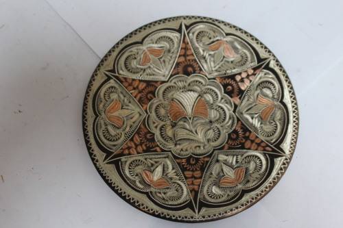 Ornamental plate