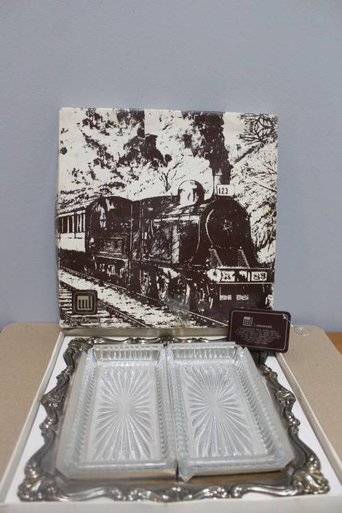 L`Argenterie silver plated tray with 2 x dishes c/w box and certificate