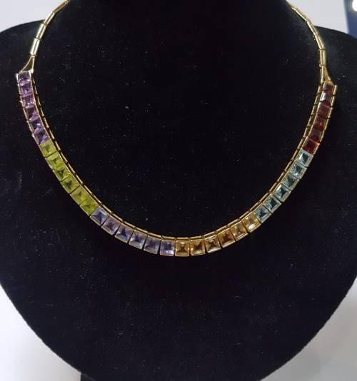 18ct (47.7 grams) Yellow gold and semi precious stones necklace & earring set