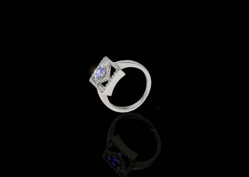 9ct (4.2grams) White Gold Oval Tanzanite 0.34ct with Diamonds surrounding the stone I/J VS/SI Ring