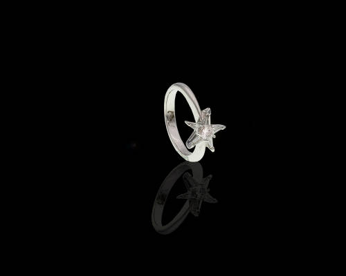 4.3 grams 18 carat White Gold Diamond Cocktail Ring