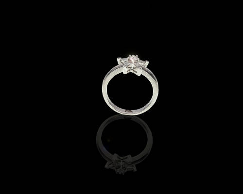 4.3 grams 18 carat White Gold Diamond Cocktail Ring