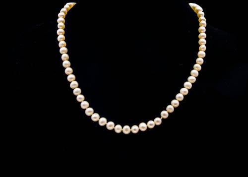 6.4 grams 9 carat Yellow Gold Pearl and Diamond Necklace