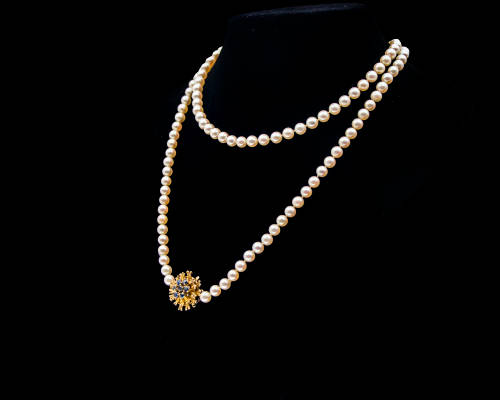 Single Strand Cultured Pearl Necklace with a 5.5 gram 18 carat Yellow Gold Clasp with Sapphires