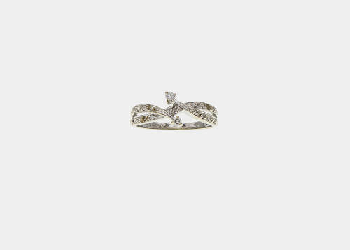1.6 grams 9 carat White Gold Diamond Crossover Ring