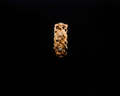 5.9 grams 14 carat Yellow Gold Engraved Eternity Ring