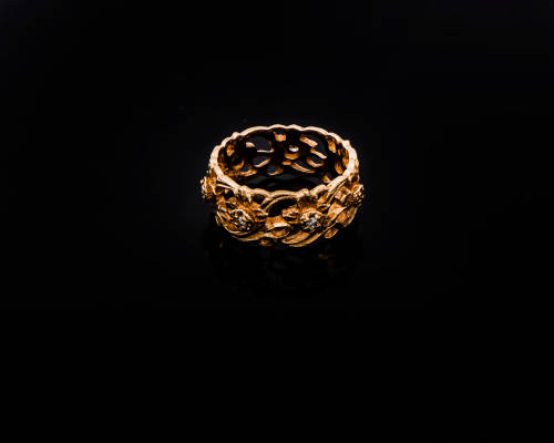 5.9 grams 14 carat Yellow Gold Engraved Eternity Ring