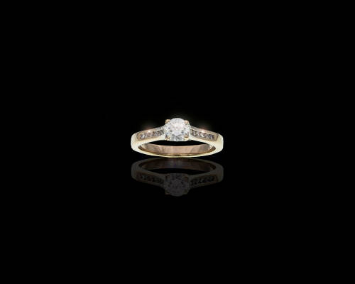 3.5 grams 18ct White Gold Browns Diamond Engagement Ring