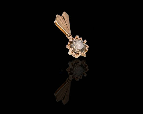 1.5 grams 18 carat Rose Gold Fancy Diamond Pendant