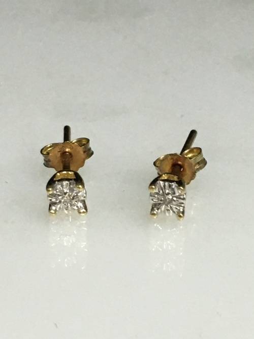 0.7 grams 9 carat White Gold Illusion Set Diamond Studs