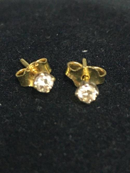 0.7 grams 9 carat Yellow Gold Diamond Studs